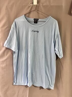 light blue shirt From The Brand Quail Hollow Featuring “curves” Size XL TG2041